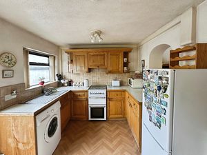 Kitchen- click for photo gallery